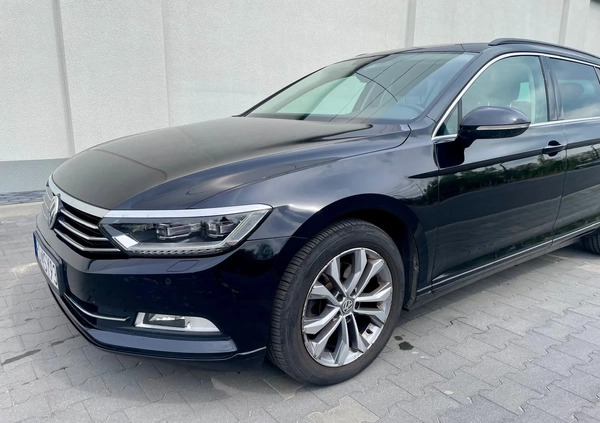 Volkswagen Passat cena 63900 przebieg: 111847, rok produkcji 2016 z Poznań małe 407